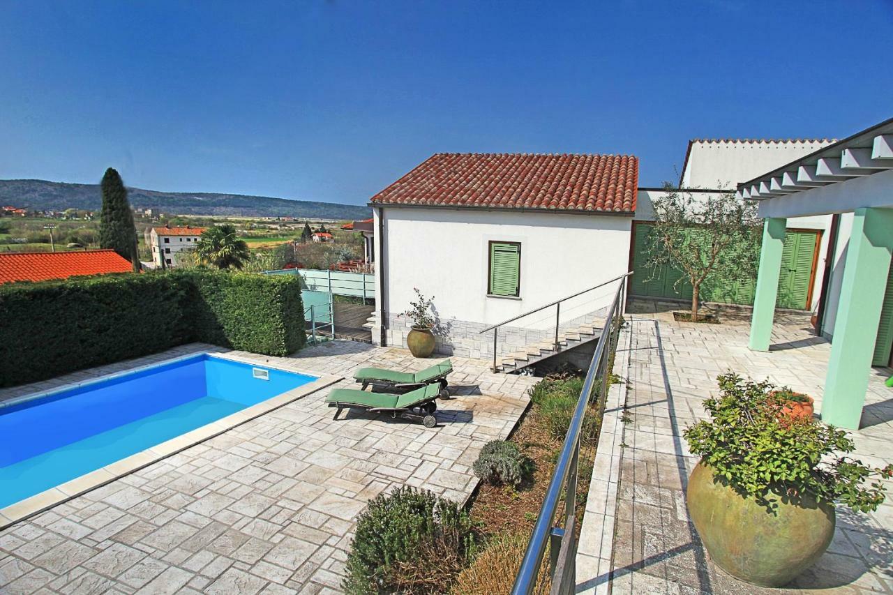 Spacious Villa In Parecag With A Swimming Pool Sečovlje エクステリア 写真
